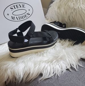 Steve madden Toni Black 6.5